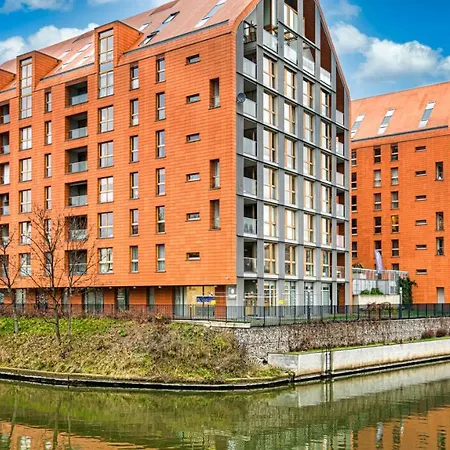 Maya's Flats & 24 - Hollywood * Gdansk