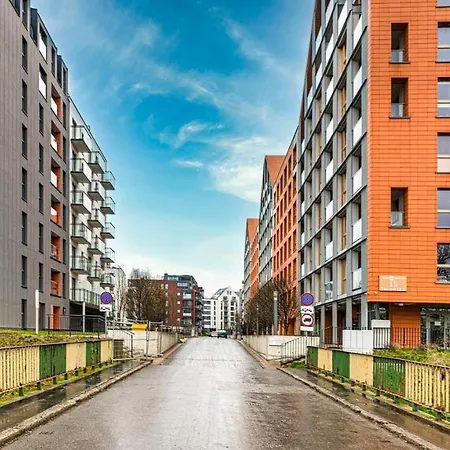 Maya's Flats & 24 - Hollywood * Gdansk