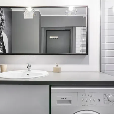 Maya's Flats & 24 - Hollywood Hotel Danzica