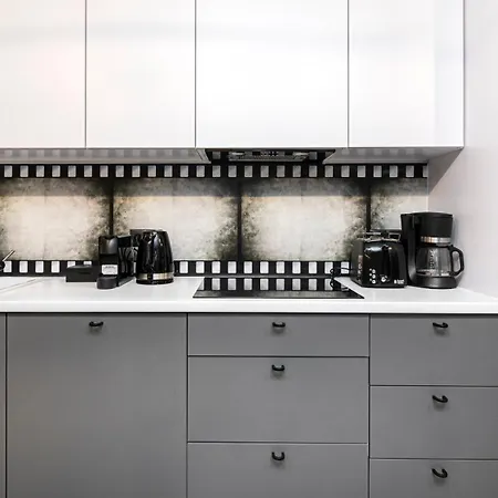 Hotel Maya's Flats & 24 - Hollywood