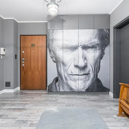 Hotel Maya's Flats & 24 - Hollywood *