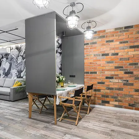 Maya's Flats & 24 - Hollywood * Gdańsk